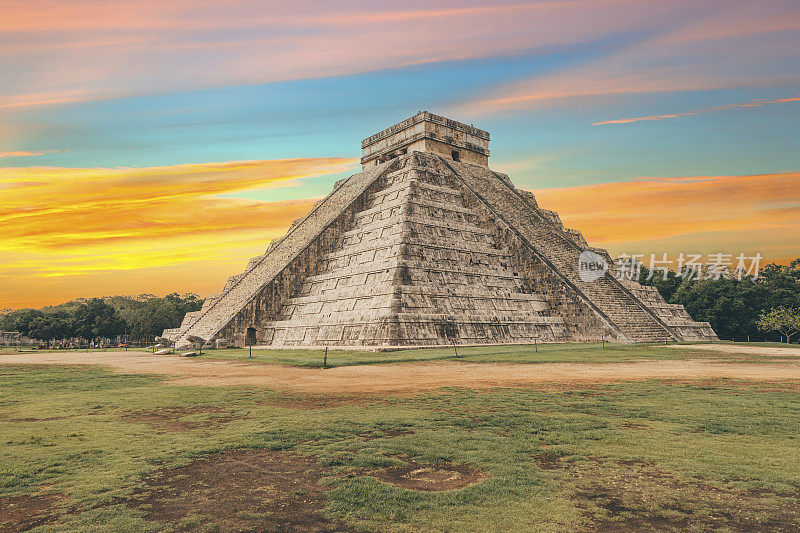 奇琴伊察的El Castillo (Kukulcán Temple)